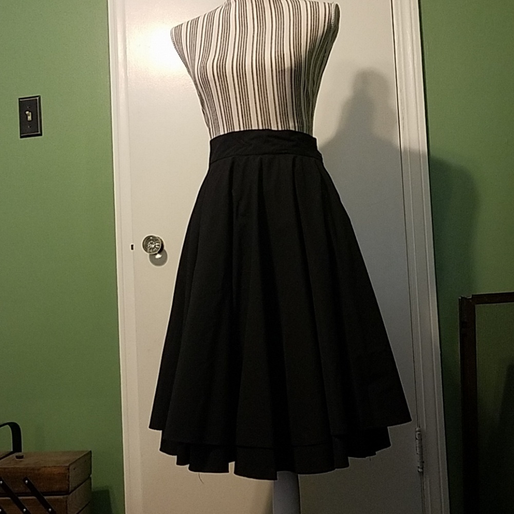 Black swing skirt